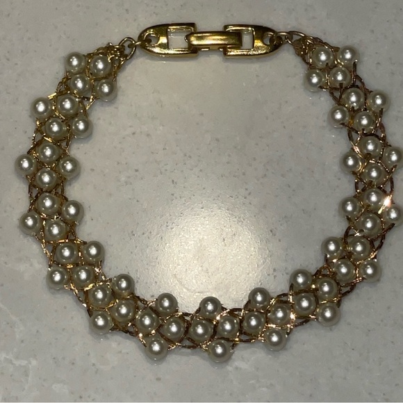 Napier Pearl Necklace & Bracelet Set - Picture 8 of 9